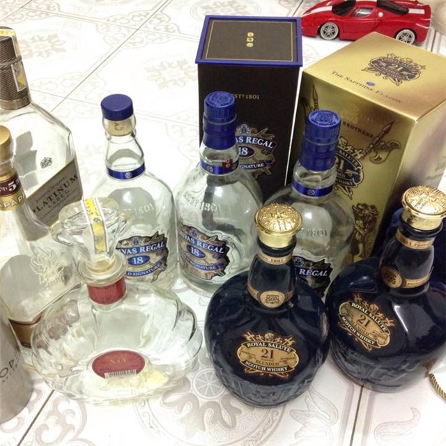 vỏ chai rượu, rượu giả, Chivas 38, Louis XIII, rượu nhập ngoại, kinh doanh rượu ngoại, rượu lậu,