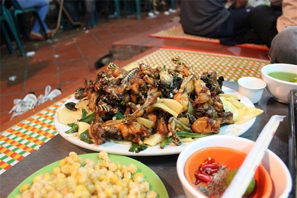 5 con phố lẩu, nướng ai ai cũng biết tiếng ở Hà Nội-6