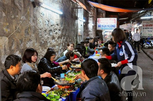 5 con phố lẩu, nướng ai ai cũng biết tiếng ở Hà Nội-7