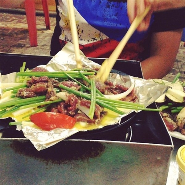 5 con phố lẩu, nướng ai ai cũng biết tiếng ở Hà Nội-8