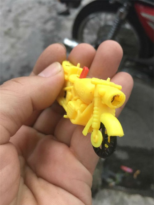 Bé trai tử vong vì ‘dính’ đạn nhựa khi nghịch đồ chơi Trung Quốc - Ảnh 2
