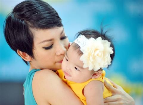 Để bảo vệ con. Xuân Lan không ít lần lên tiếng đáp trả những lời dị nghị của dư luận