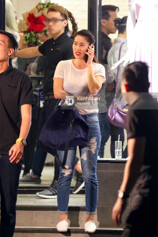 Vợ chồng Hà Tăng "mỗi người một nơi" vì mải lo tiếp bạn bè trong sự kiện - Ảnh 10.