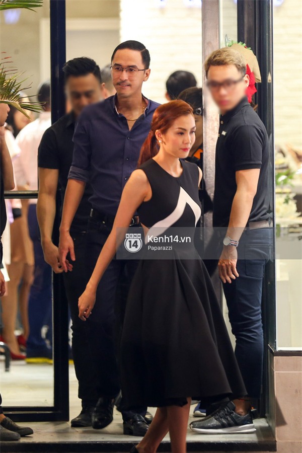 Vợ chồng Hà Tăng "mỗi người một nơi" vì mải lo tiếp bạn bè trong sự kiện - Ảnh 11.