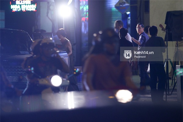 Vợ chồng Hà Tăng "mỗi người một nơi" vì mải lo tiếp bạn bè trong sự kiện - Ảnh 14.