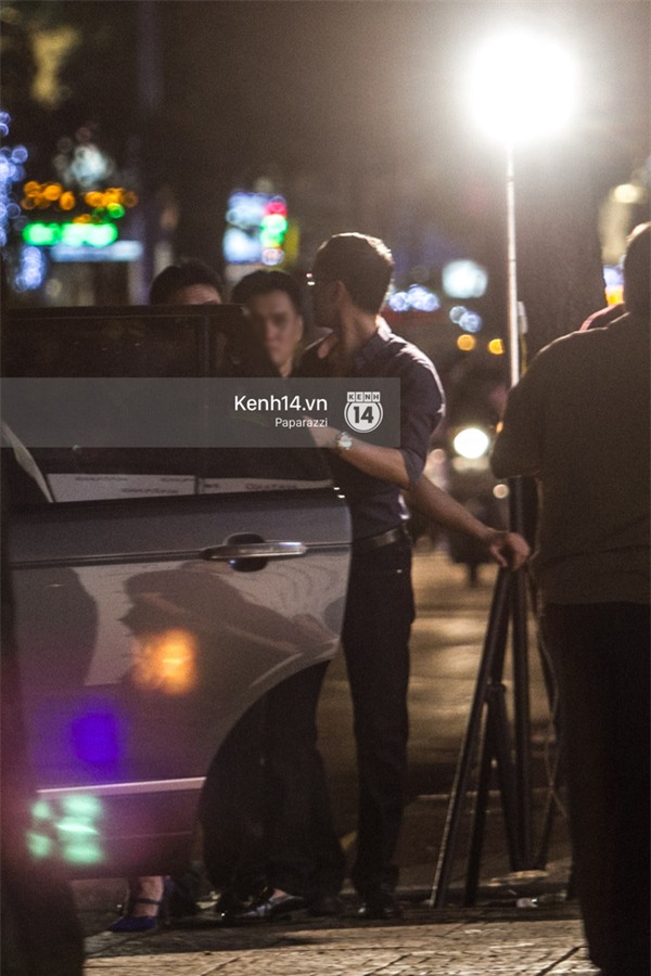 Vợ chồng Hà Tăng "mỗi người một nơi" vì mải lo tiếp bạn bè trong sự kiện - Ảnh 15.