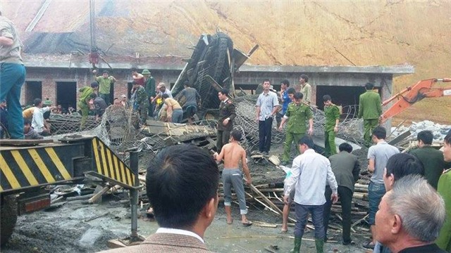 tai nạn lao động, cây xăng bị đổ sập