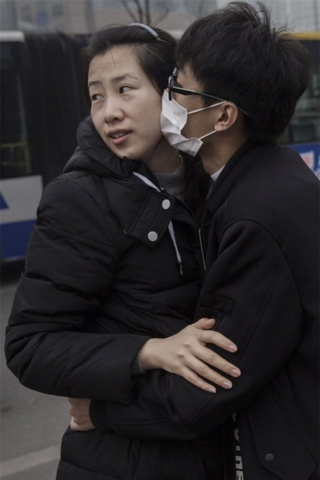 Dân Bắc Kinh đeo máy hô hấp khi ra đường do ô nhiễm