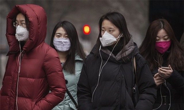 Người người đeo khẩu trang