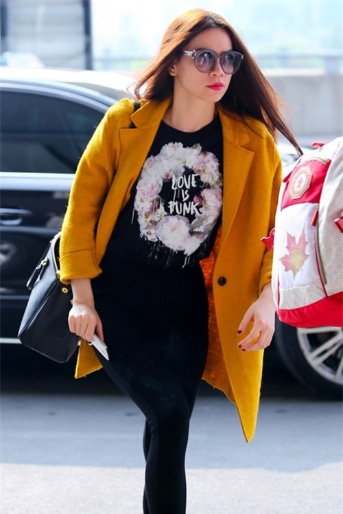 Hồ Ngọc Hà mặc áo khoác dáng dài (8)