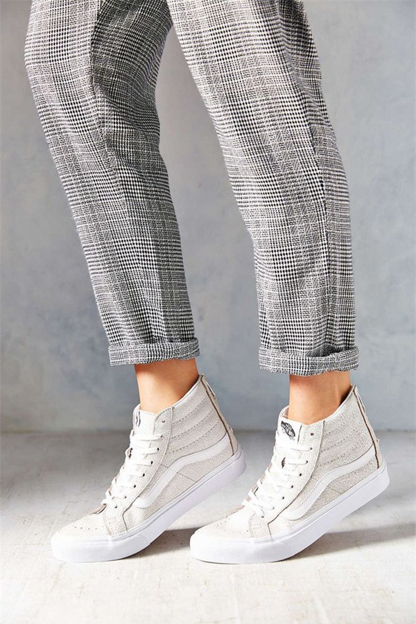 sneaker cao cổ