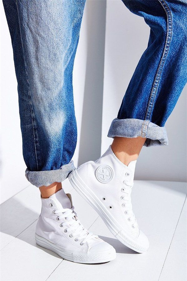 sneaker cao cổ