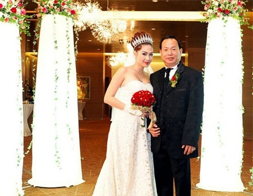 đại gia, ly hôn, tài sản, Đặng Lê Nguyên Vũ, nữ doanh nhân, Hà Linh, chồng cũ, Quỳnh Chi, Ngọc Thúy, Đức An, Diễm Hương, Diệu Hiền, chân dài, đại-gia, ly-hôn, tài-sản, Đặng-Lê-Nguyên-Vũ, nữ-doanh-nhân, Hà-Linh, chồng-cũ, Quỳnh-Chi, Ngọc-Thúy, Đức-An, Diễm