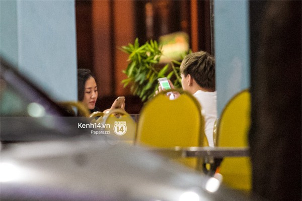 Văn Mai Hương cùng bạn trai mới khoác vai, ôm eo đi dạo phố lúc nửa đêm - Ảnh 16.