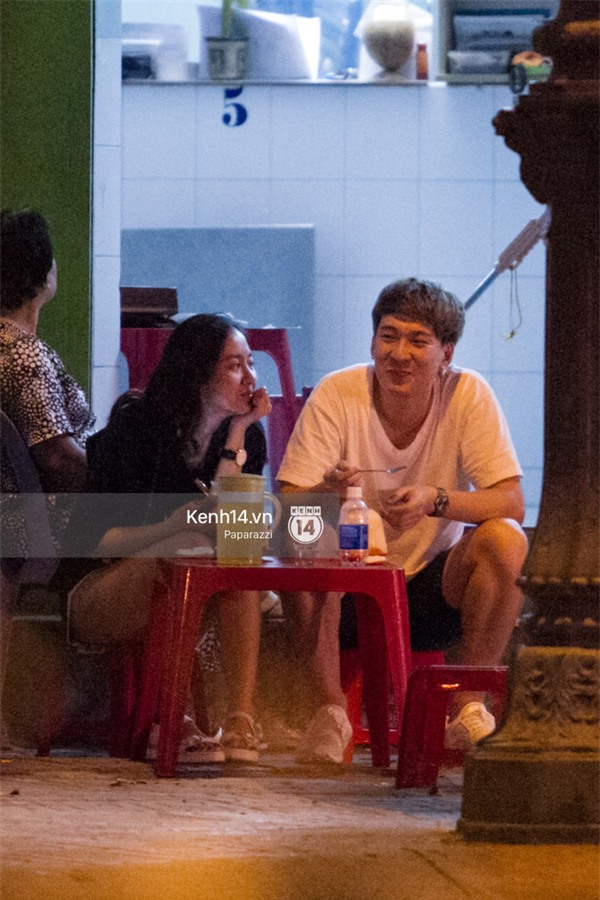 Văn Mai Hương cùng bạn trai mới khoác vai, ôm eo đi dạo phố lúc nửa đêm - Ảnh 3.