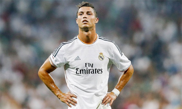 Ronaldo dao động bởi tin đồn yêu đồng tính - Ảnh 2.