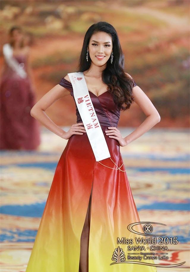 Váy dạ hội của Lan Khuê vào top 10 Miss World. Ảnh: Miss World