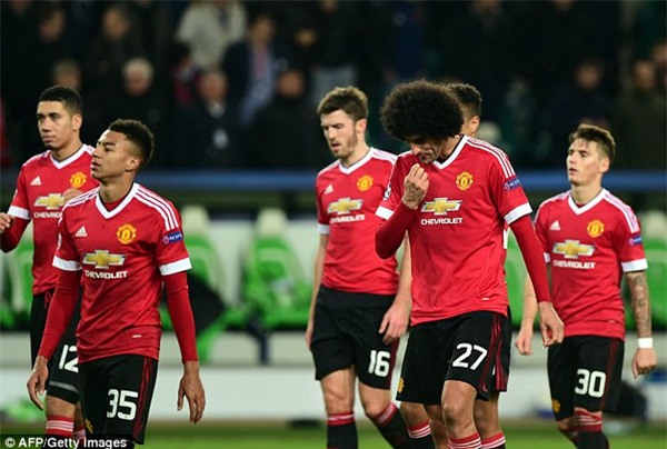 Man Utd thua thảm, dàn WAGs xinh đẹp vẫn tưng bừng tiệc tùng - Ảnh 1.