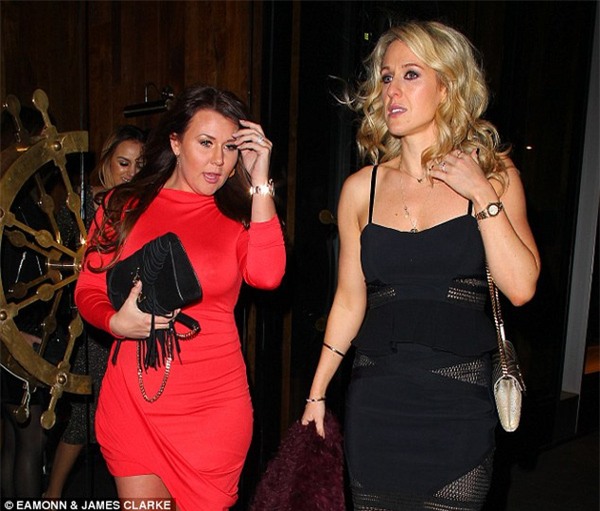 Man Utd thua thảm, dàn WAGs xinh đẹp vẫn tưng bừng tiệc tùng - Ảnh 4.