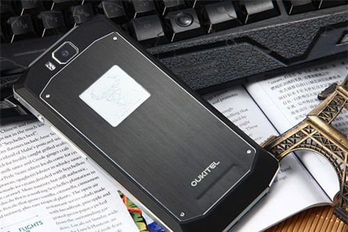 Smartphone pin trâu nhất thế giới chính thức xuất hiện - Ảnh 2.