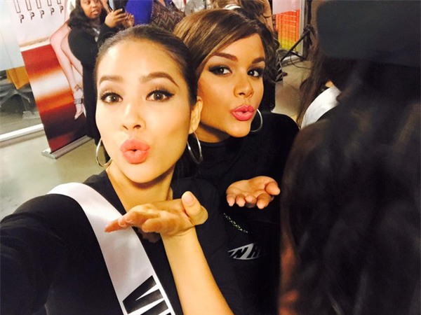 Son môi - "Vũ khí" tối thượng giúp Phạm Hương tỏa sáng tại HHHV 2015 - Ảnh 10.