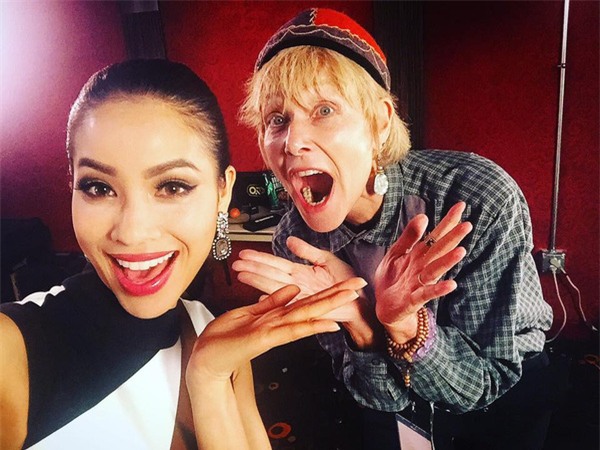 Son môi - "Vũ khí" tối thượng giúp Phạm Hương tỏa sáng tại HHHV 2015 - Ảnh 4.