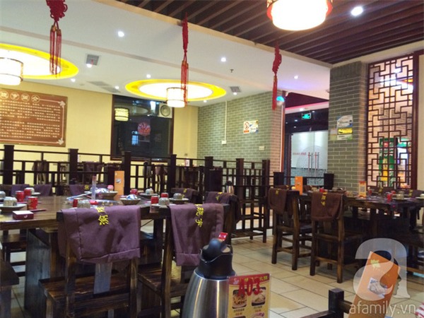 Nhớ đời nồi lẩu cay Trùng Khánh đặc sánh ớt và tiêu-1