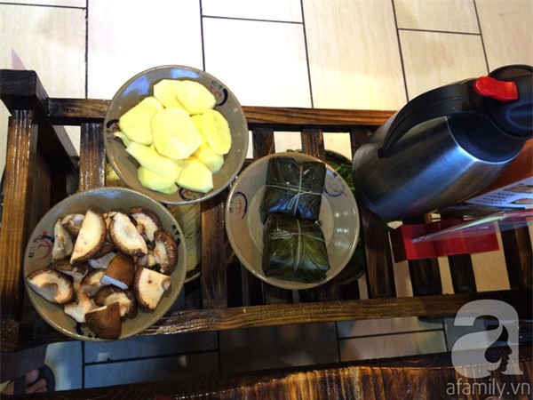 Nhớ đời nồi lẩu cay Trùng Khánh đặc sánh ớt và tiêu-4