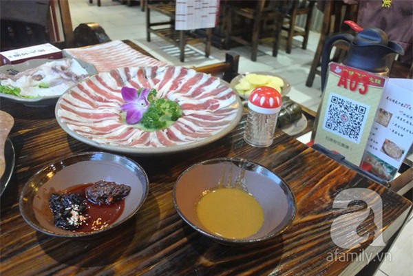 Nhớ đời nồi lẩu cay Trùng Khánh đặc sánh ớt và tiêu-7