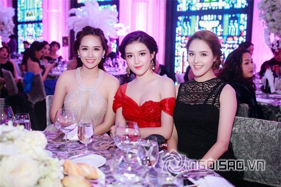 Mai Phương Thúy quyến rũ 0