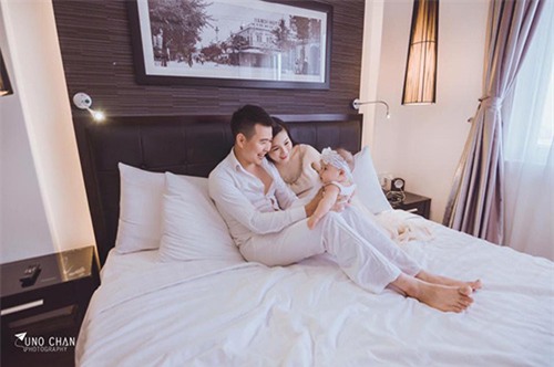 Loạt ảnh cho con bú tuyệt đẹp của mẹ bị nhầm là Hương Tràm - 9