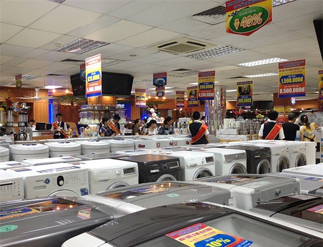 Bùng nổ bán hàng trả góp lãi suất 0%, lợi hay lo?