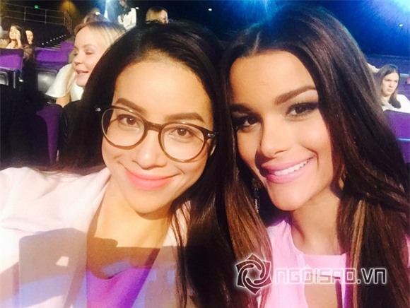 Phạm Hương rạng rỡ 2