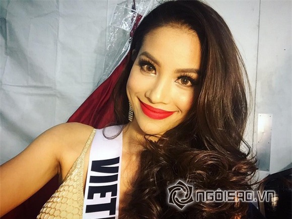 Phạm Hương rạng rỡ 4