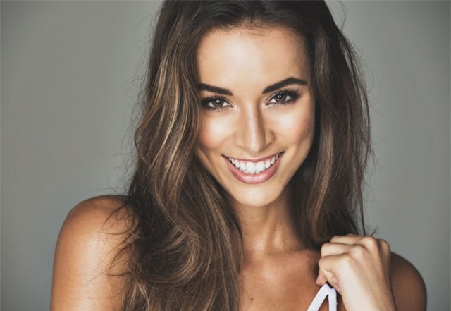 hoc top 10 hoa hau hoan vu cach de co ve dep sexy hinh anh 5