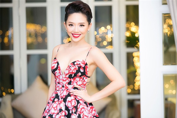 Top 3 HHVN 2014 Kỳ Duyên - Huyền My - Diễm Trang lộng lẫy tái hợp sau 1 năm - Ảnh 9.