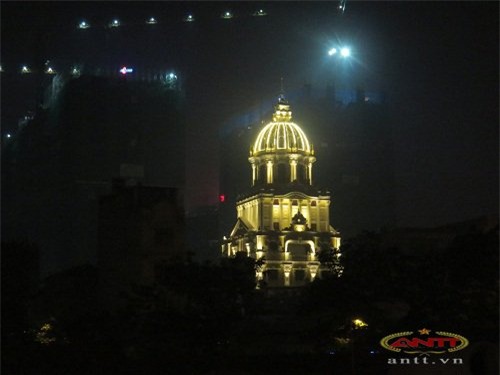 Lâu đài, gà vàng