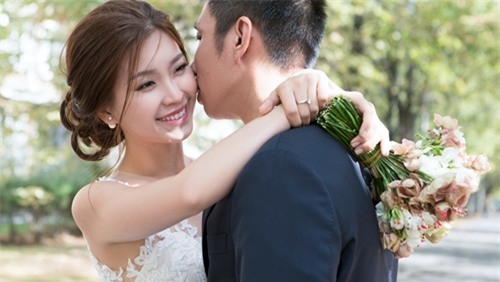 anh cuoi lang man nhu co tich cua diem trang o chau au - 19