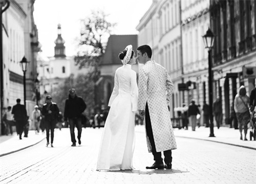 anh cuoi lang man nhu co tich cua diem trang o chau au - 9