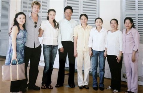 Pax Thiên: Từ em bé bất hạnh đến con của siêu sao số một thế giới - Ảnh 3.