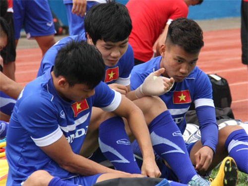 gọi 9 càu thủ hagl, hlv miura thúc thòi hay “chièu” bàu dúc? hinh anh 2