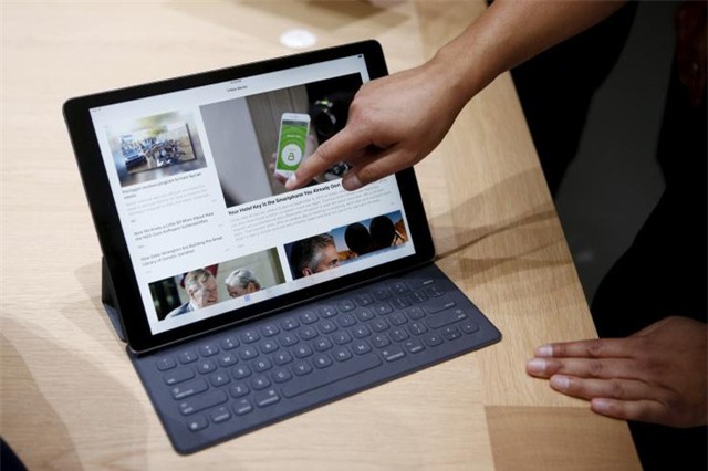 iPad Pro ế, iPad Pro được ra mắt, Apple, CEO Tim Cook, tablet 12,9 inch, iPad Pro gục ngã, thị trường tablet