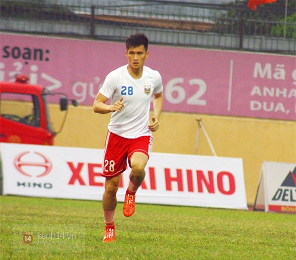 5 nhân vật gây tranh cãi nhất bóng đá Việt Nam năm 2015 - Ảnh 1.