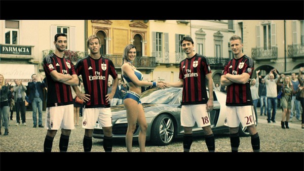 Dàn sao AC Milan cùng người đẹp bikini bắt cướp đầy kịch tính - Ảnh 2.