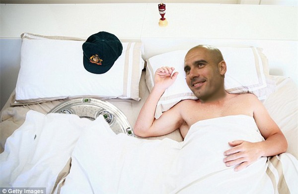 Ảnh chế: Làng bóng đá kẻ khóc người cười đón Giáng sinh - Ảnh 7.