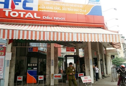 Hà Nội: Phát hiện 2 cây xăng gắn 6 chíp điện tử