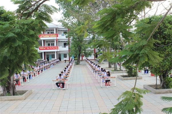 thi ngoài trời, gian lận thi cử, THPT An Dương Vương