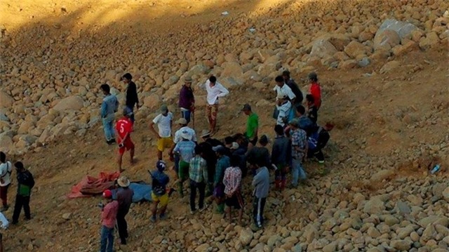 Khu vực khai thác và cung cấp ngọc bích ở bang Kachin thường xuyên xảy ra lở đất - Ảnh: Reuters