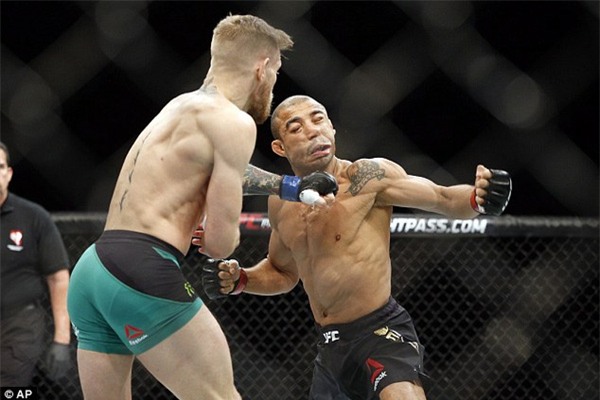 4 lần "ngã ngựa" gây sốc của các nhà vô địch UFC - Ảnh 7.