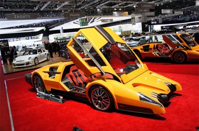 kỳ quặc, thế giới